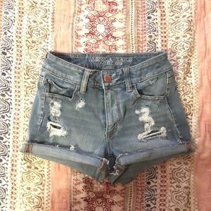 AE Lightwash hi rise shortie